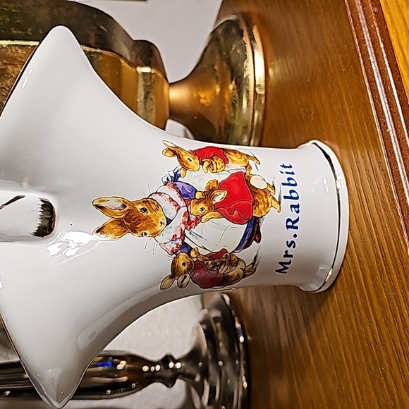 Beatrix Potter Peter Rabbit - 2 Porcelain Basket Vases - Picture 3 of 6